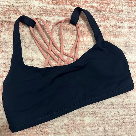 Lululemon Free to Be Bra *Light Support A-B Cups - Picture 2 of 2
